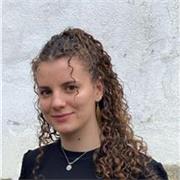 Graduada en Ingeniería, ofrezco clases de refuerzo de matemáticas, física, inglés y todas las asignaturas en general hasta la ESO